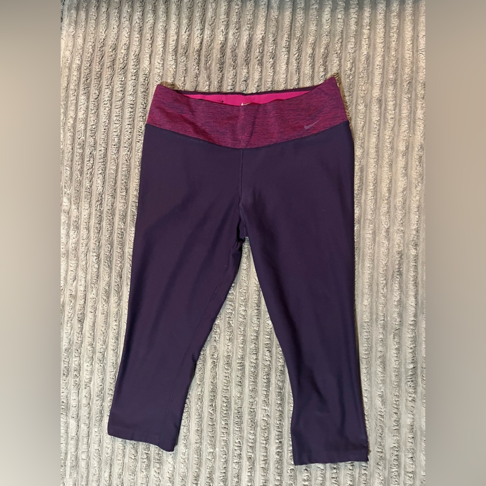 NIKE DRI-FIT Purple Ten Less Plastic Bottles One Legend Capri Leggings Sz Large